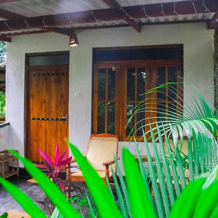 Manju Homestay 锡吉里亚 外观 照片