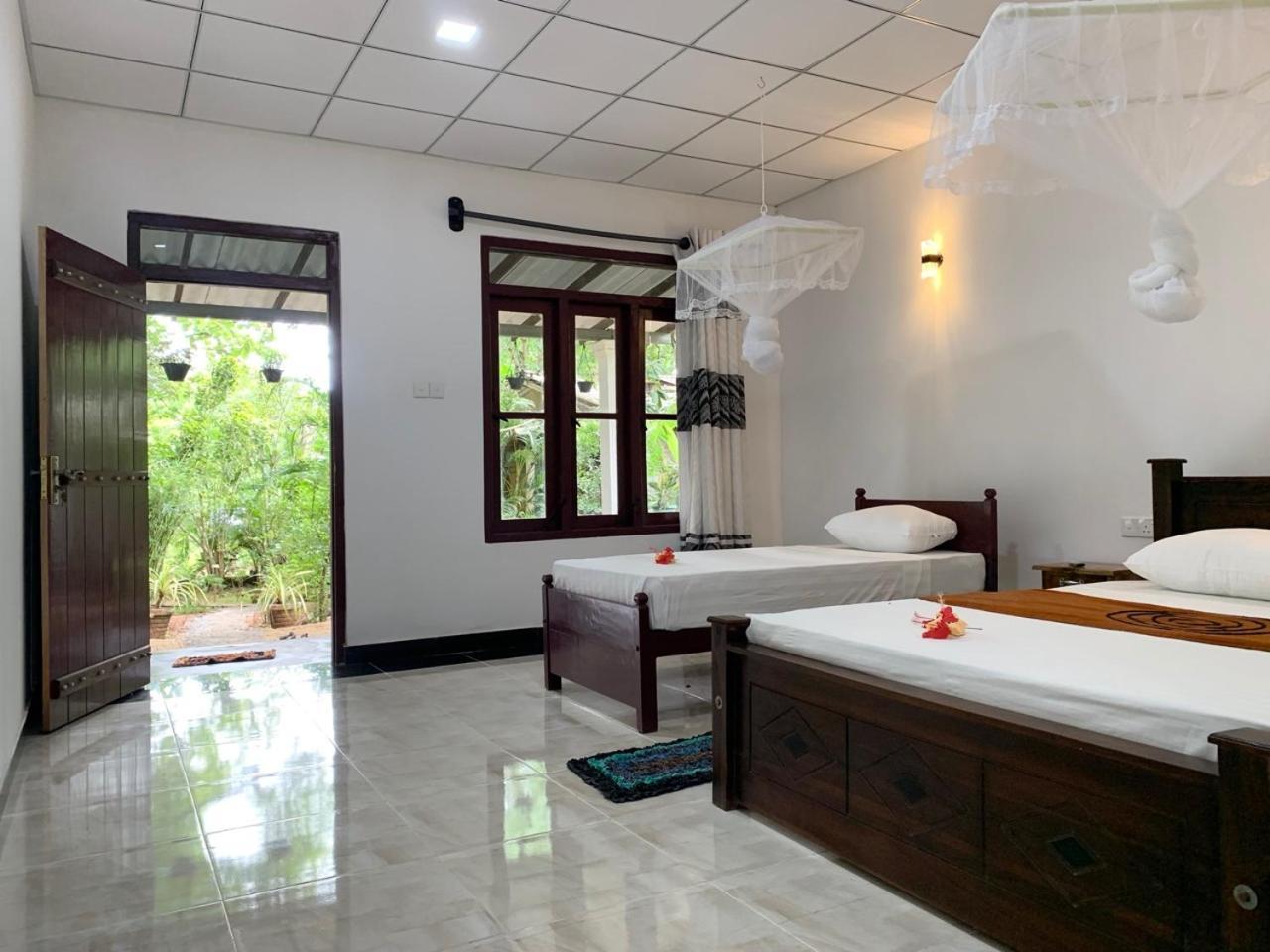 Manju Homestay 锡吉里亚 外观 照片