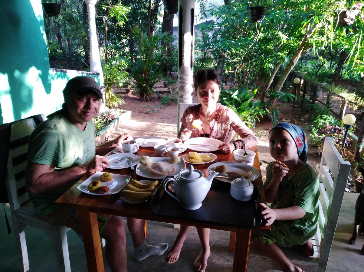 Manju Homestay 锡吉里亚 外观 照片