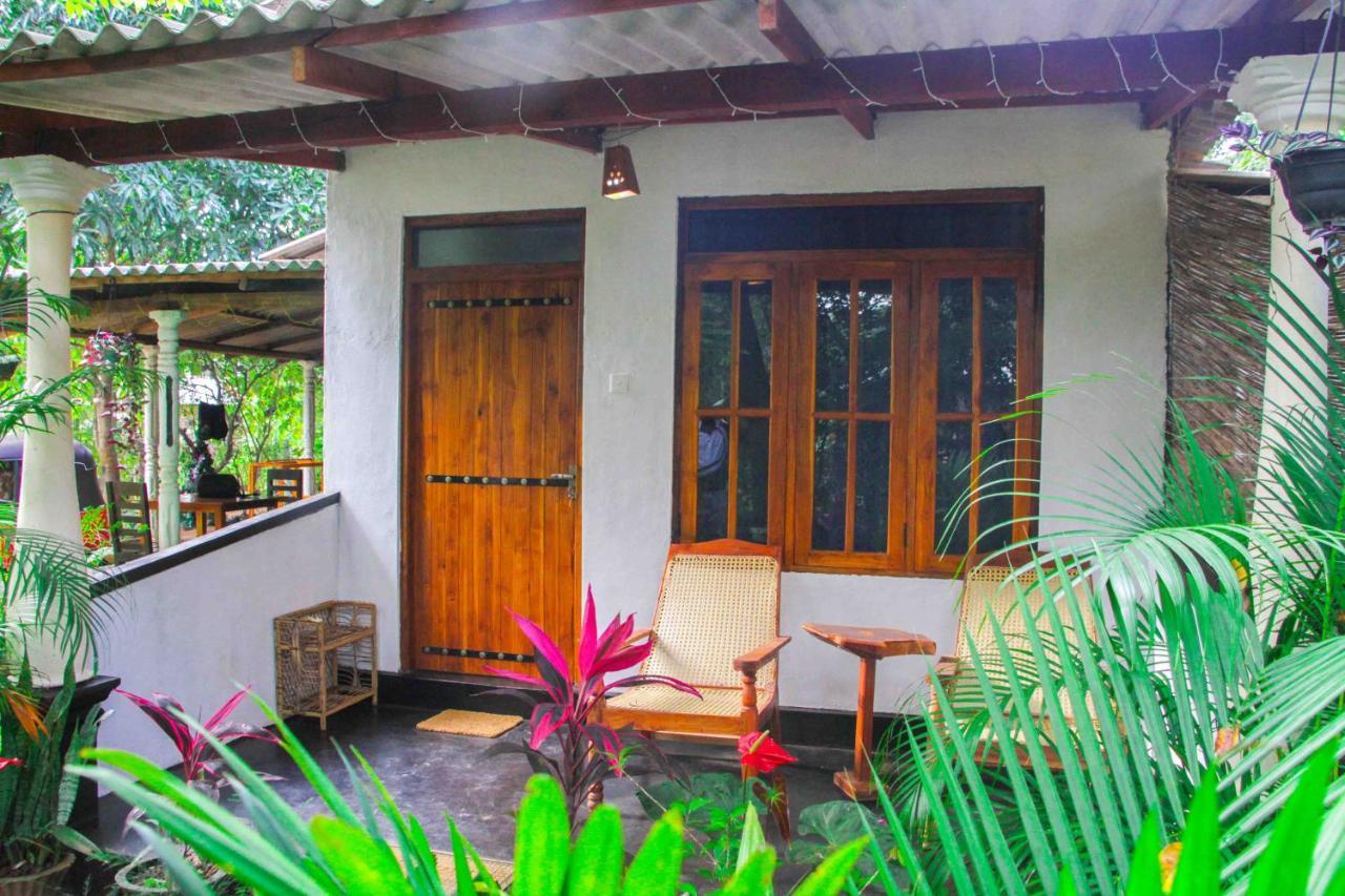 Manju Homestay 锡吉里亚 外观 照片