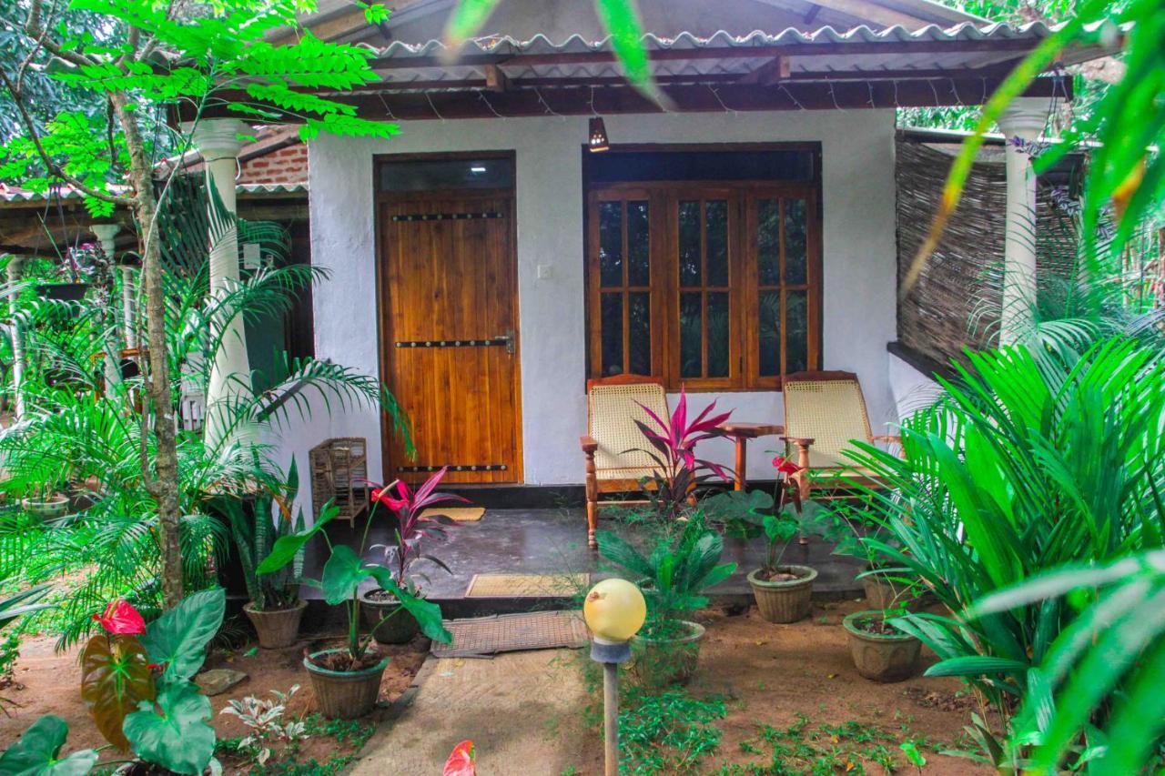 Manju Homestay 锡吉里亚 外观 照片