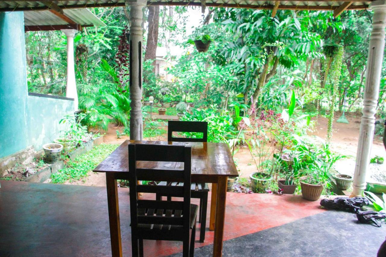 Manju Homestay 锡吉里亚 外观 照片