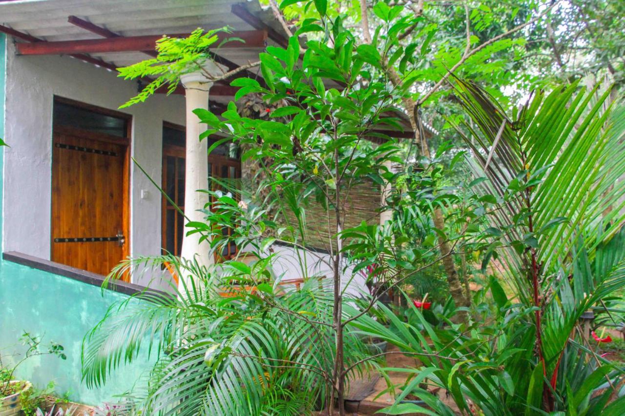 Manju Homestay 锡吉里亚 外观 照片