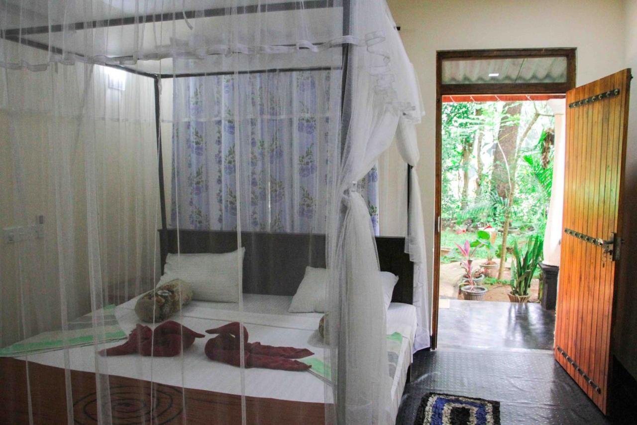 Manju Homestay 锡吉里亚 外观 照片