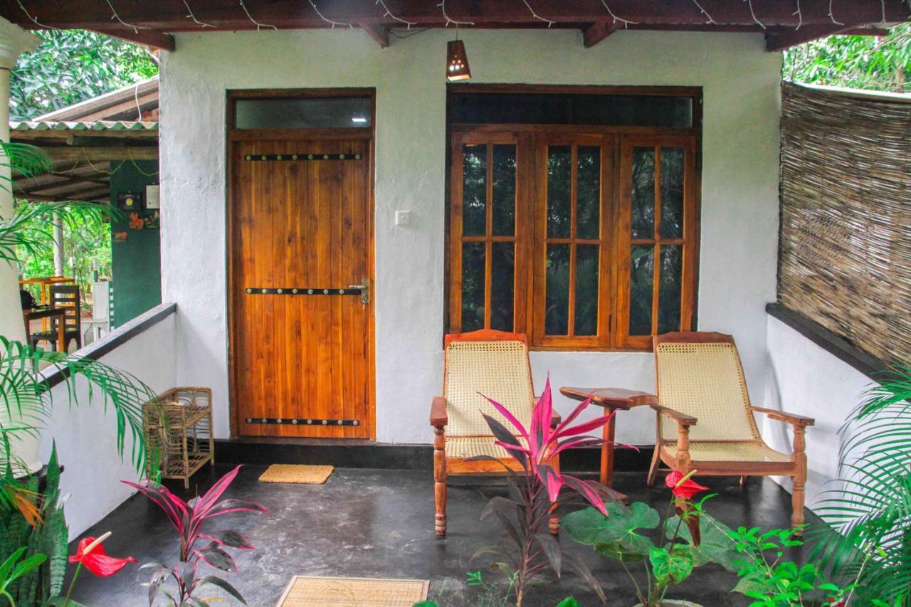 Manju Homestay 锡吉里亚 外观 照片