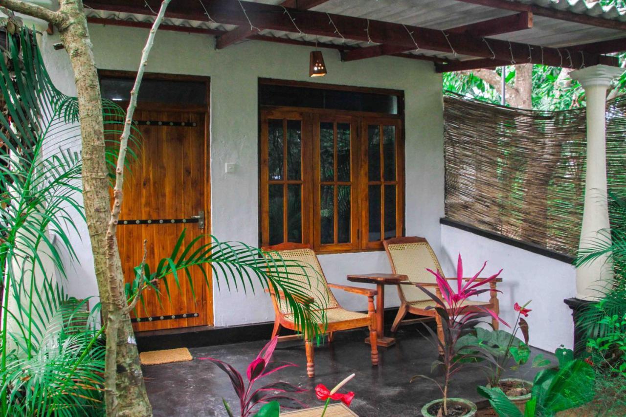 Manju Homestay 锡吉里亚 外观 照片