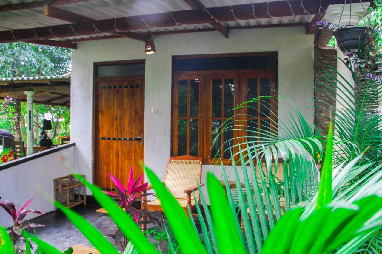 Manju Homestay 锡吉里亚 外观 照片